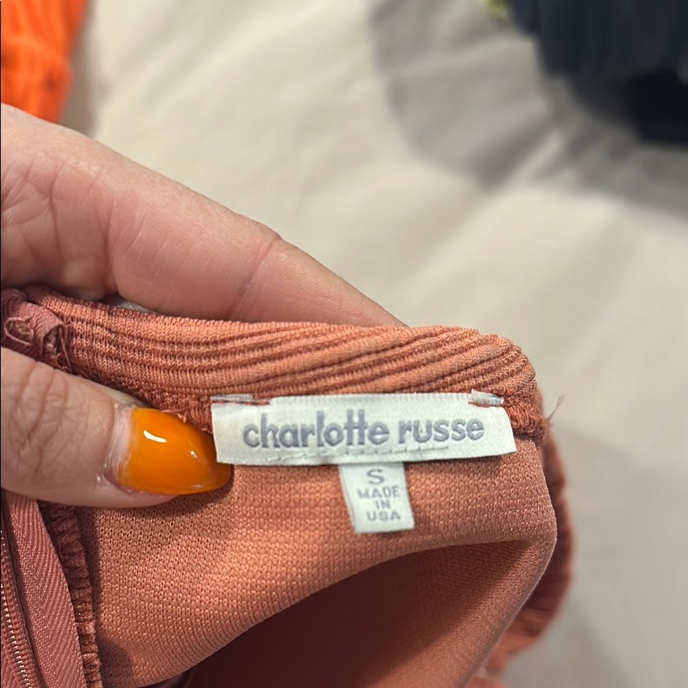 Off-Shoulder Coral Dress Charlotte Russe - Picture 5 of 5